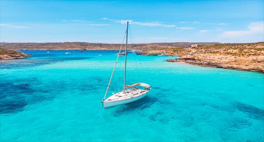 コミノ島とブルーラグーン（Comino & Blue Lagoon）の画像