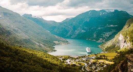 ガイランゲルフィヨルド（Geirangerfjord）の画像